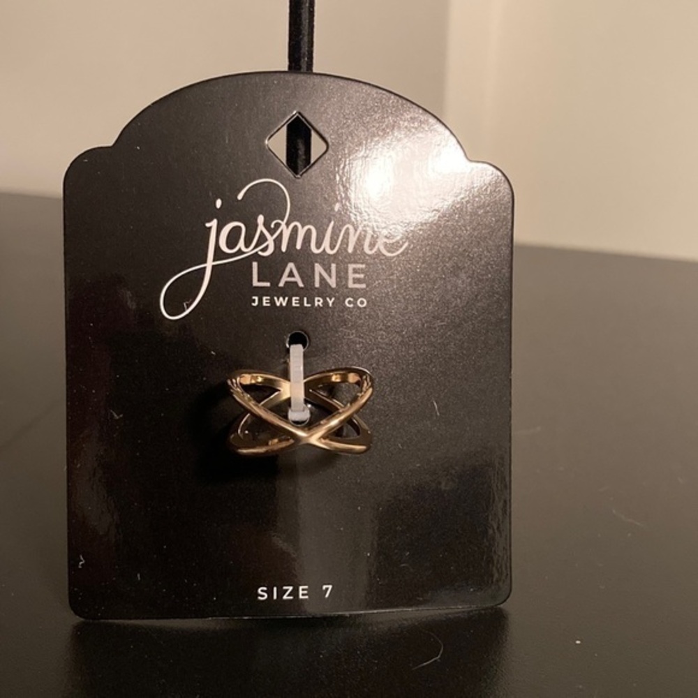 Jasmine Lane Gold Ring Size 7